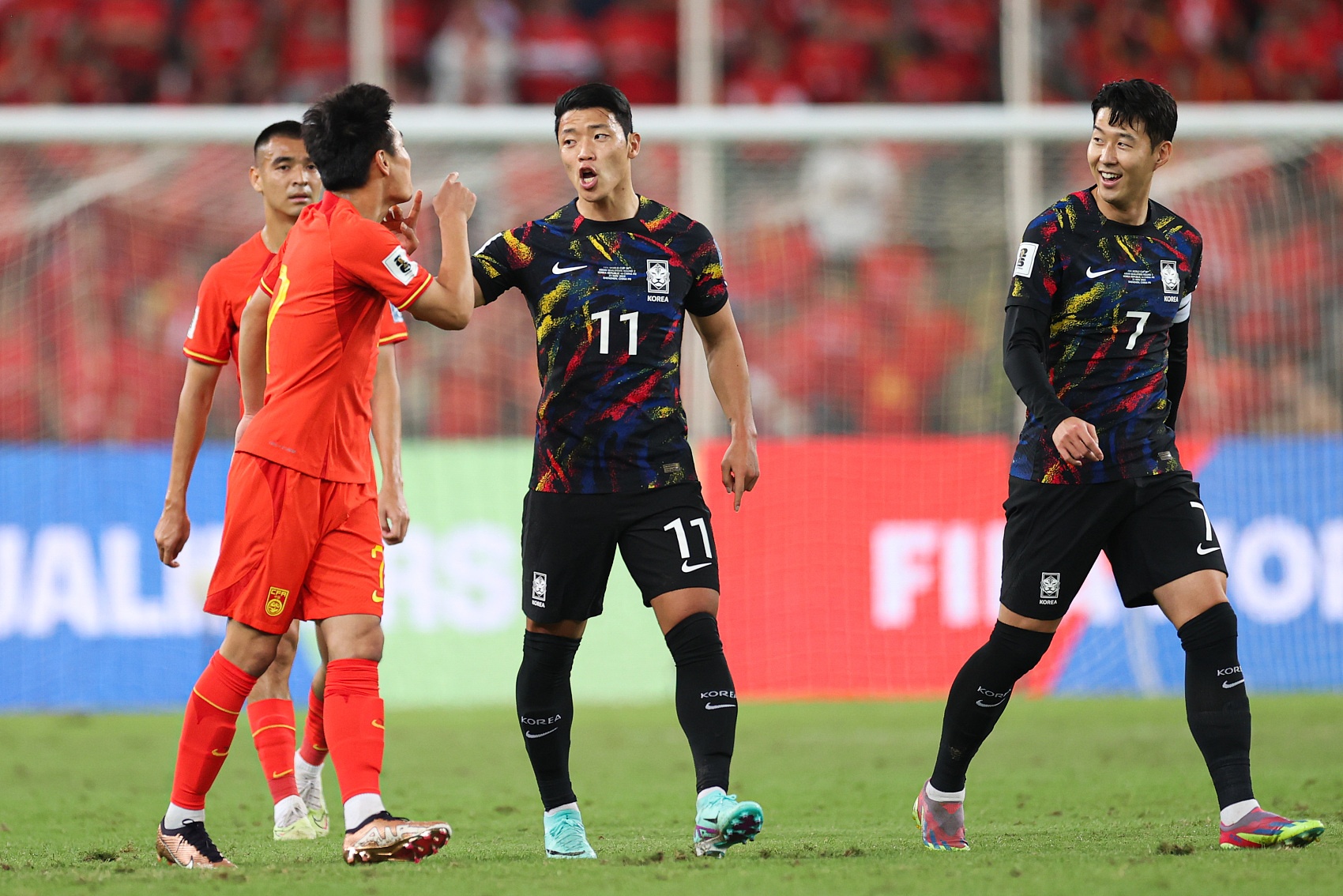 韩国足球队在国际比赛中取得胜利