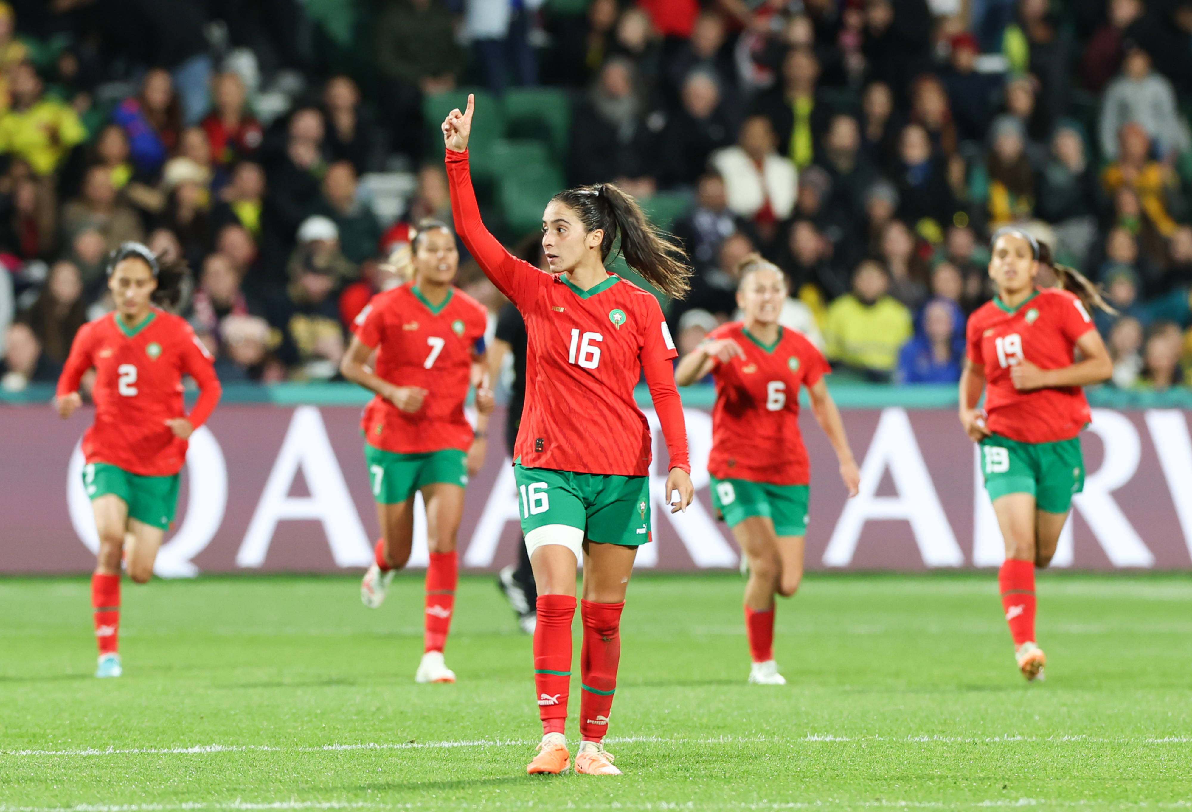 德国女足明星队员持续发挥实力不减，在世界杯上获胜的简单介绍