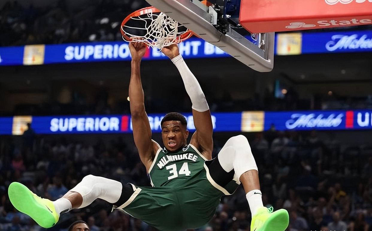 雄鹿擒独行侠,字母哥表现抢眼 雄鹿擒独行侠,字母哥表现抢眼