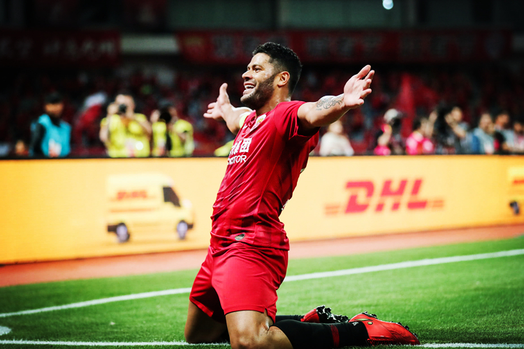 包含亚美尼亚大胜北爱尔兰,取得关键胜利的词条 包含亚美尼亚大胜北爱尔兰,取得关键胜利的词条