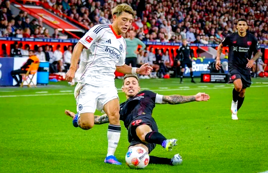 勒沃库森主场告捷，晋级欧战小组赛