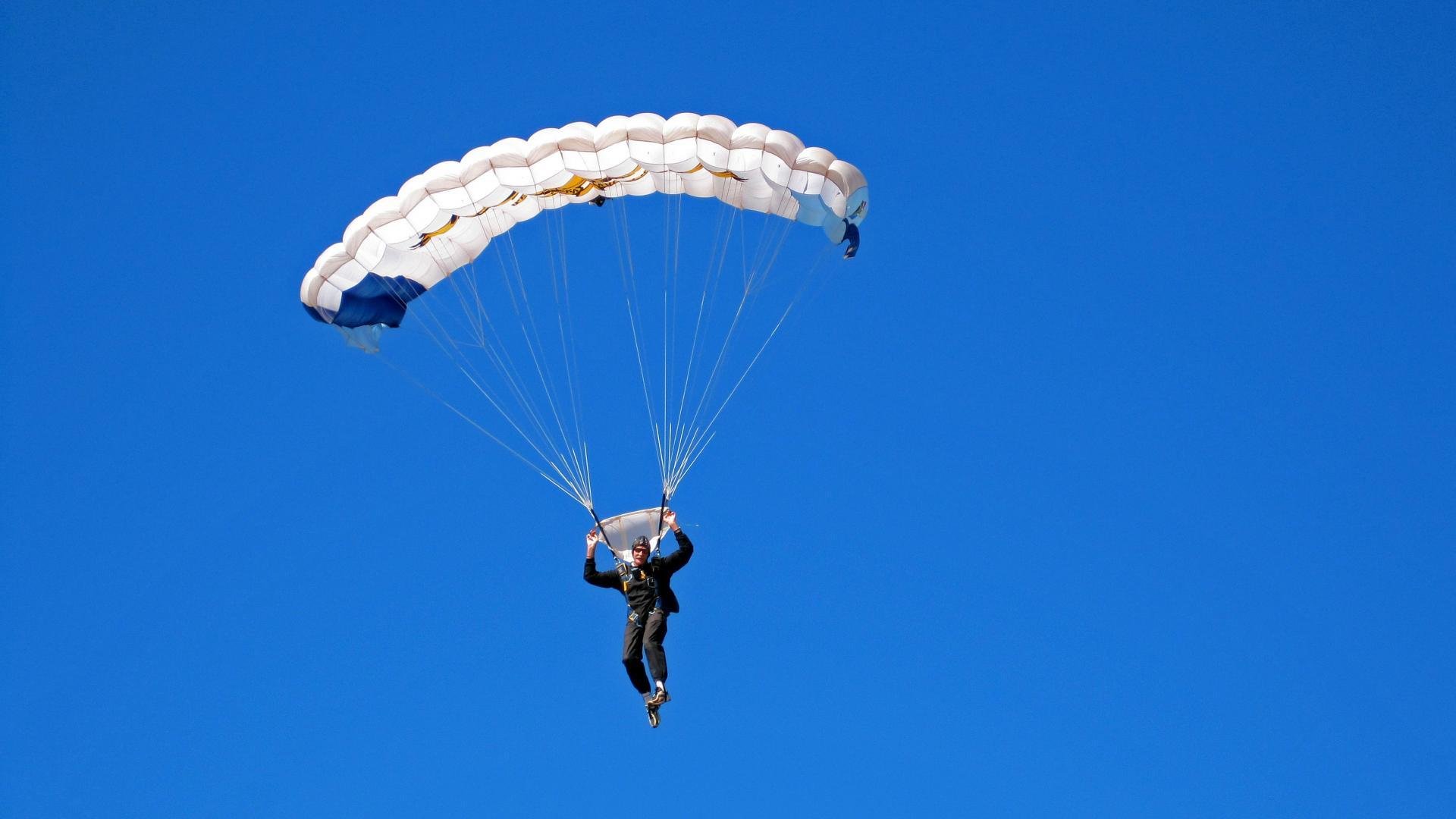 两代骑士,从范弗利特的北境传奇到加兰的加时封神