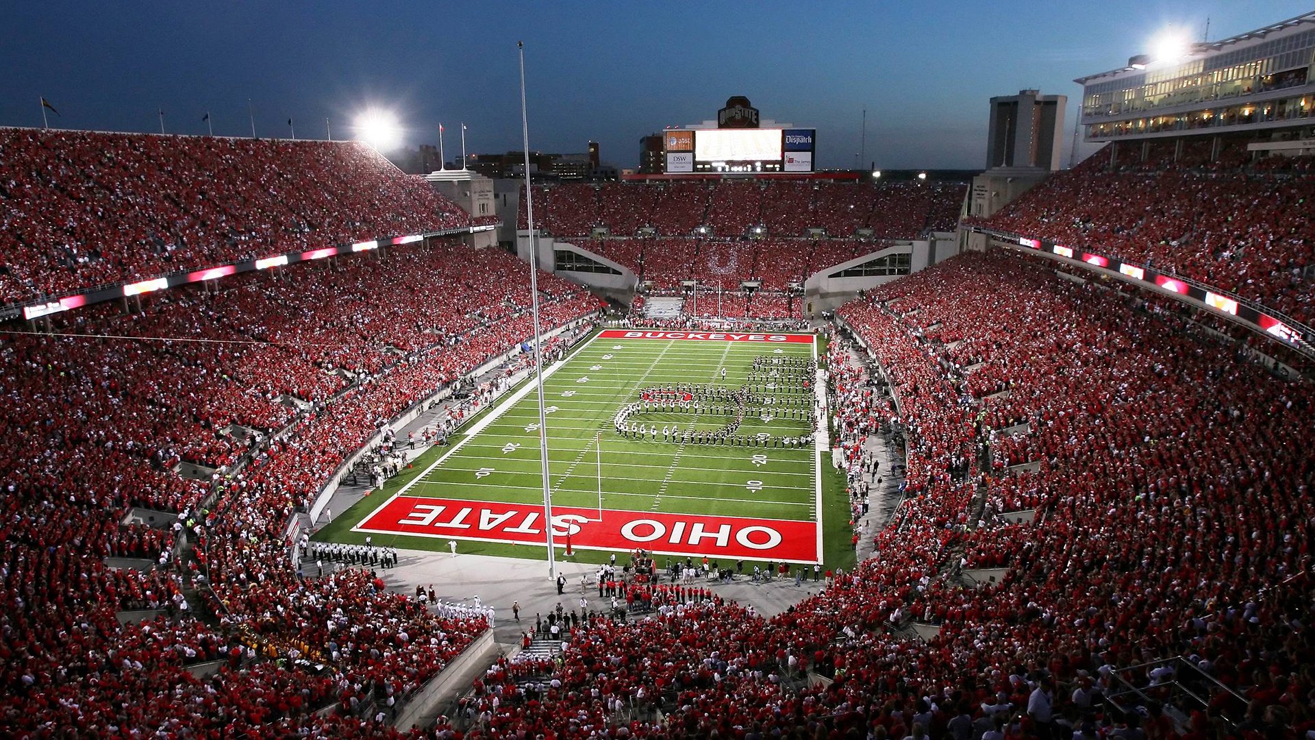 赛道唯一性，梅赛德斯轻取阿斯顿马丁，诺里斯高光表现铸就经典